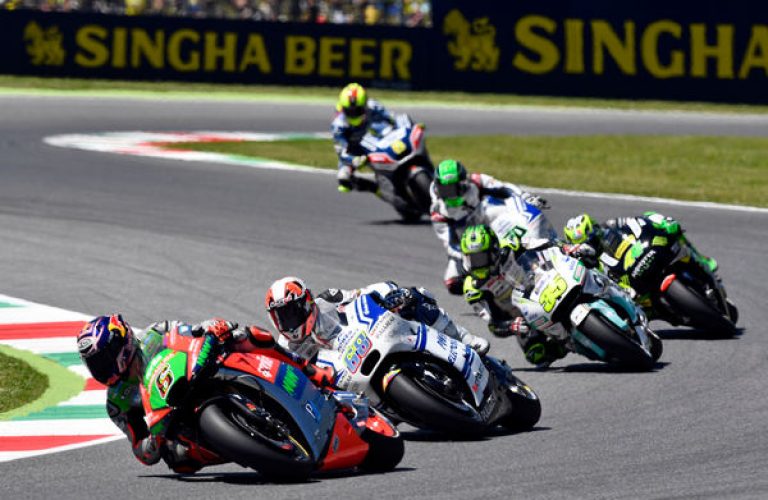 Aprilia ancora a punti al Mugello con Bradl. Bautista scivola nel primo giro