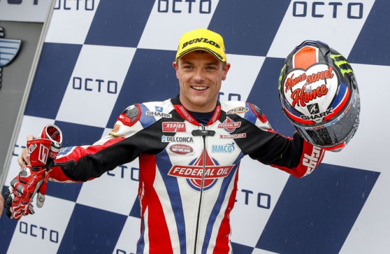 Stunning Lowes Marches To Wet Silverstone Pole Position