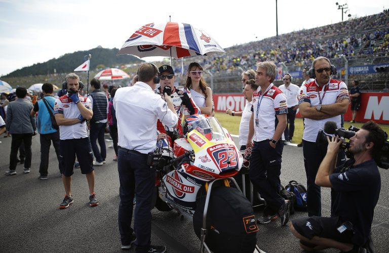 Sam Lowes crashes out of Japanese Grand Prix on the second lap