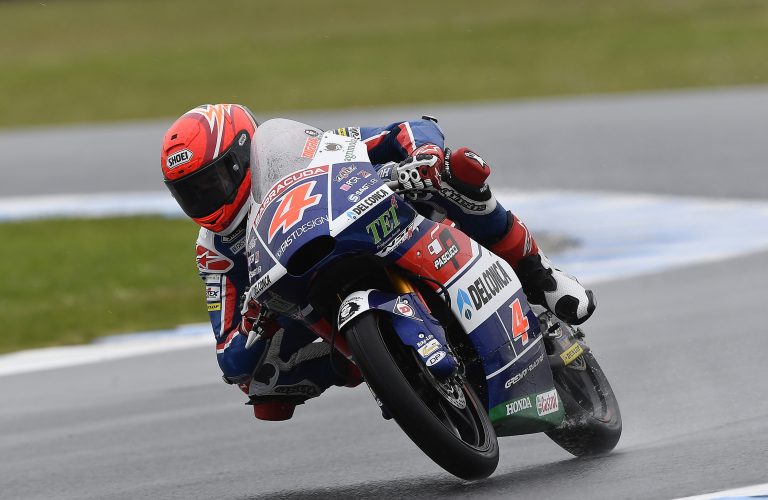 Bad weather disrupts opening day at Phillip Island