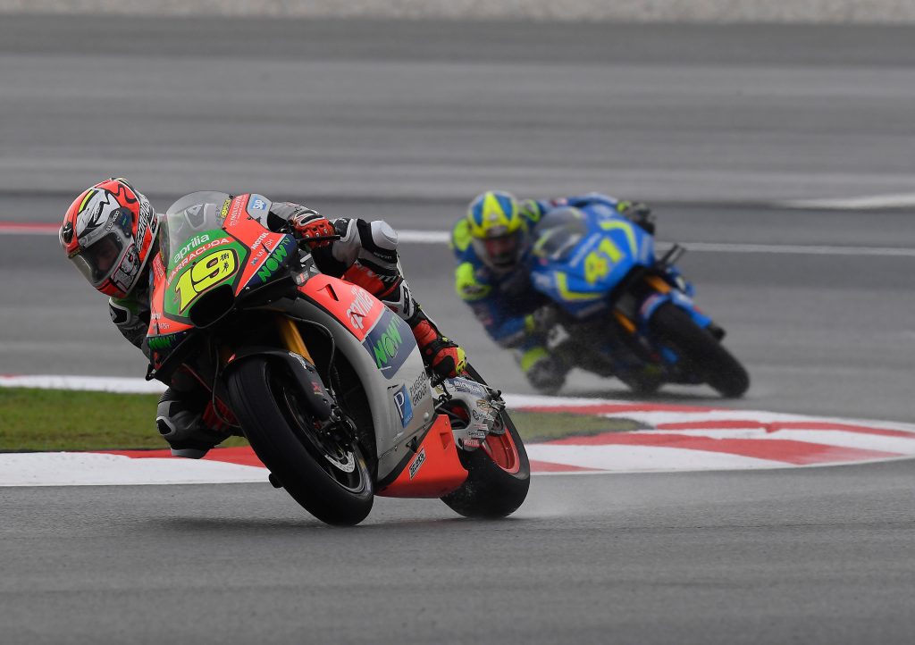 A good race for Aprilia at Sepang: Bautista seventh in the wet, Bradl hindered by a fall - Gresini Racing