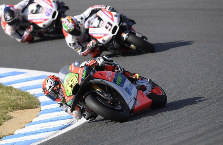 Le due Aprilia ancora in Top-10 a Motegi: Bautista settimo e Bradl decimo confermano i progressi della RS-GP