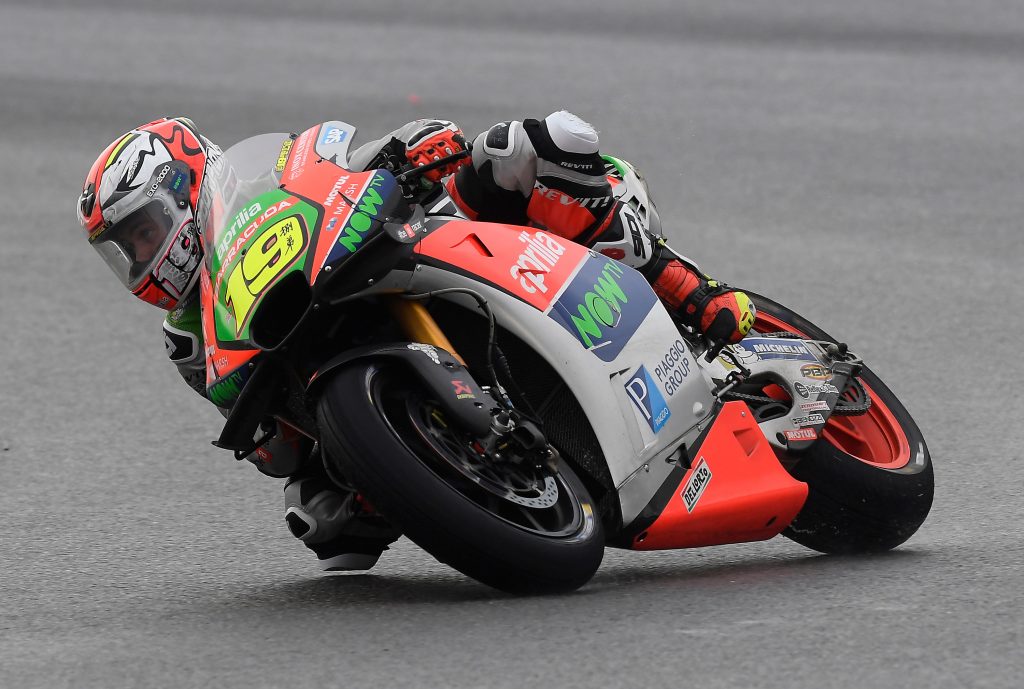A good race for Aprilia at Sepang: Bautista seventh in the wet, Bradl hindered by a fall - Gresini Racing