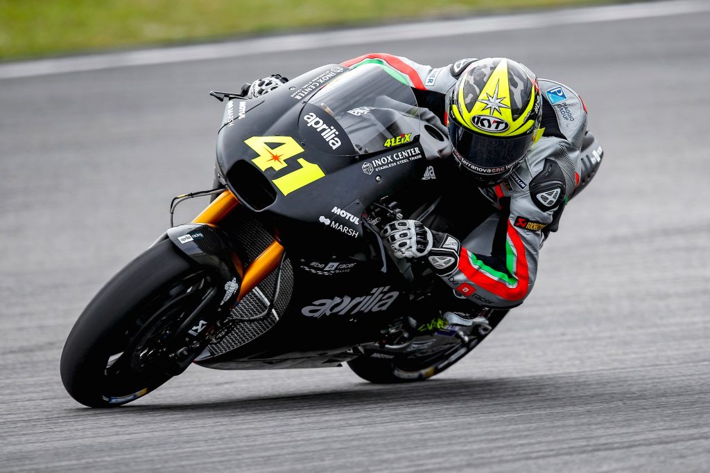 The first test of 2017 end in Sepang: Aleix Espargarò rides the 2017 RS-GP in its début. Rookie Sam Lowes continues to improve - Gresini Racing