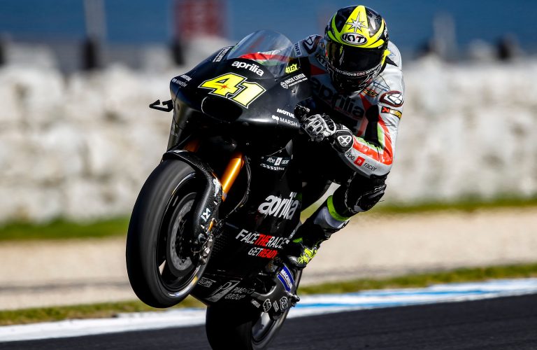 Test positivi per Aprilia a Phillip Island: Espargarò veloce e costante con la RS-GP 2017, anche Lowes in netta progressione