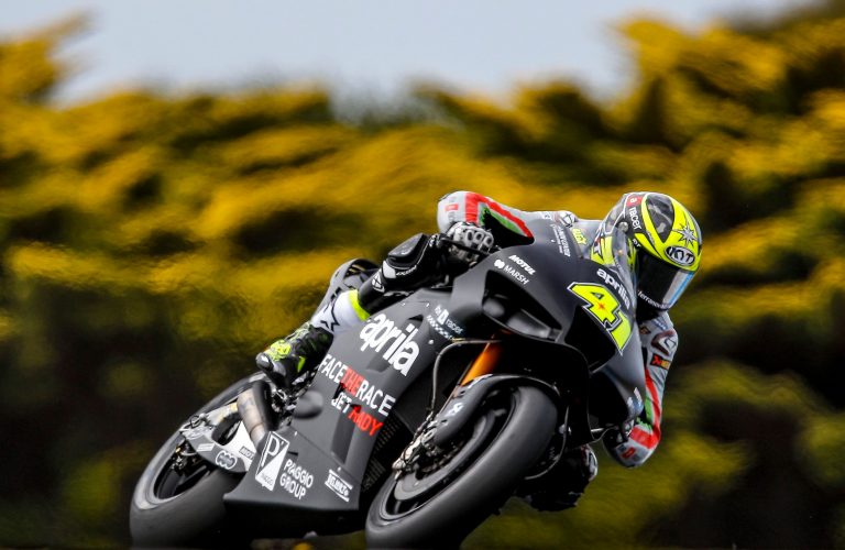 Aprilia continua a crescere in Australia: ottimo 6° tempo per Aleix Espargarò nel secondo giorno di test a Phillip Island