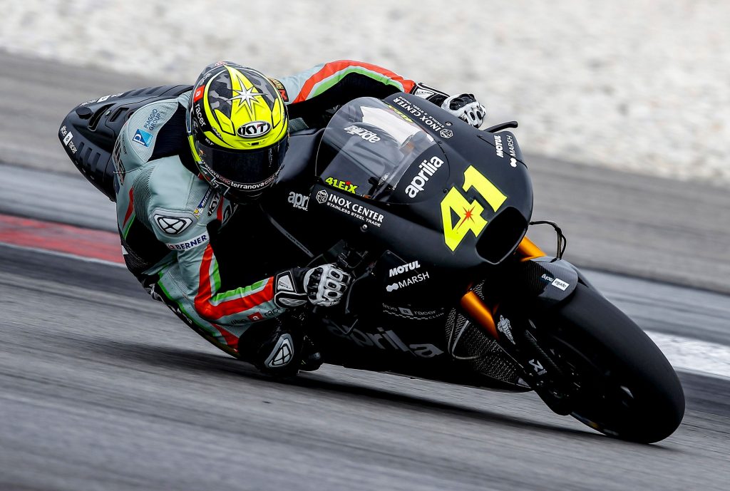 The first test of 2017 end in Sepang: Aleix Espargarò rides the 2017 RS-GP in its début. Rookie Sam Lowes continues to improve - Gresini Racing