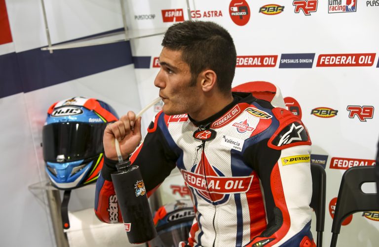 NO QUALIFYING IN QATAR: NAVARRO 17TH ON THE GRID FOR MOTO2 RACE