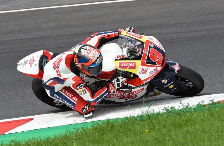 NAVARRO LOOKING UPWARDS AT SILVERSTONE   