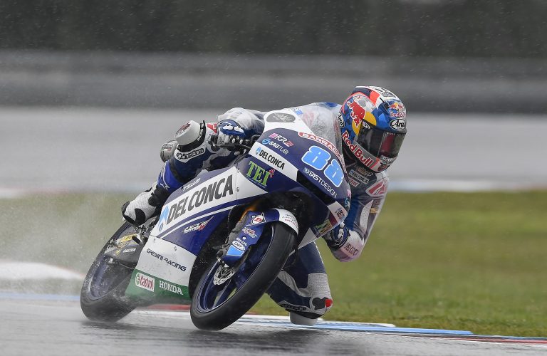 RETURNING MARTIN RIDES THROUGH PAIN, DIGGIA STEADY ON THE WET   