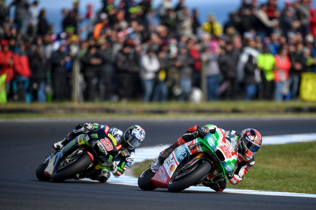 ALEIX ESPARGARÓ KEEPS HIS APRILIA IN THE LEADING GROUP BUT A CRASH ON TURN 1 TAKES HIM OUT OF THE RACE - Gresini Racing