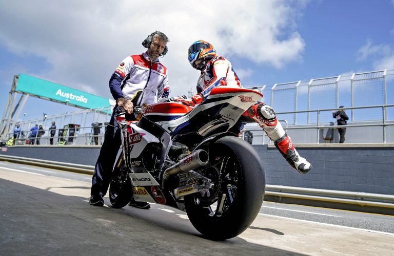 NAVARRO FACES CHALLENGES ON OPENING DAY OF AUSTRALIAN GP   