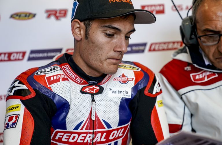 NAVARRO INJURED AFTER RACE CRASH AT PHILLIP ISLAND