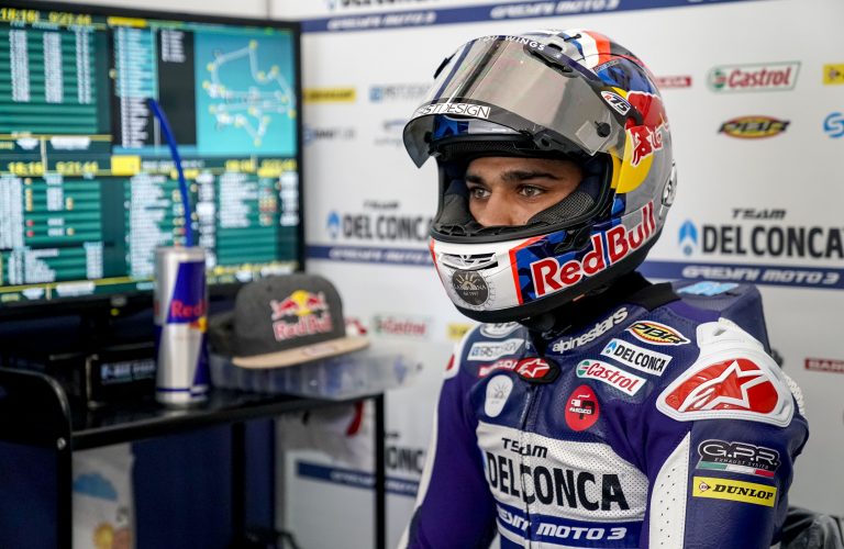 ONE MORE SHOT AT THE WIN FOR MARTIN AND DI GIANNANTONIO AT VALENCIA   