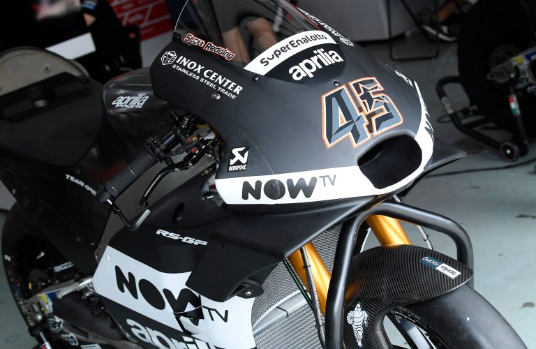 APRILIA AFFILA LE ARMI IN GALLERIA DEL VENTO