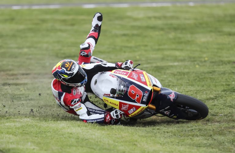UNFORTUNATE FRIDAY FOR NAVARRO AT PHILLIP ISLAND   