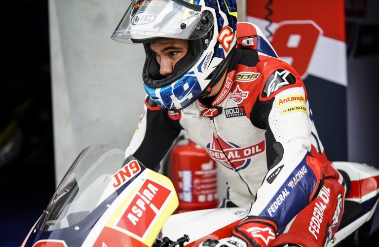 NAVARRO BIDS FAREWELL ON HOME TRACK   