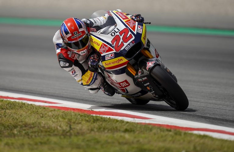A CRASH HALTS LOWES’S PROGRESSION AT BARCELONA   