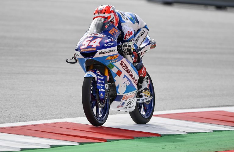 SILVERSTONE: SI RIVEDE ALCOBA, ROSSI STRINGE I DENTI   