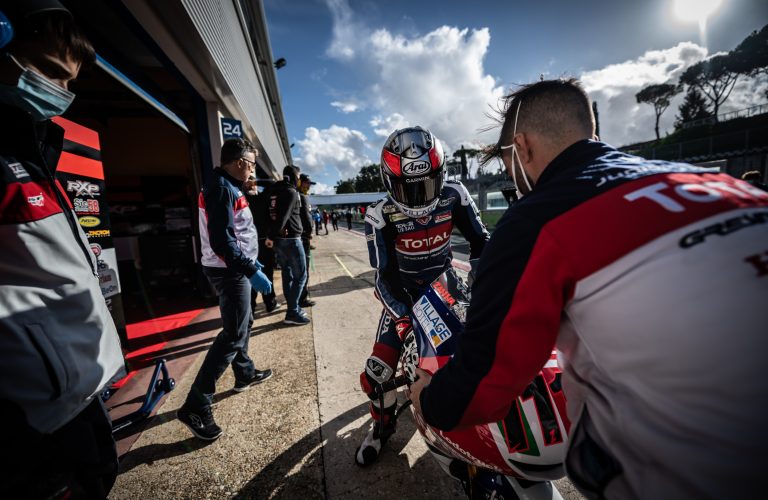 VALLELUNGA GARA1: ZANNONI IN RIMONTA