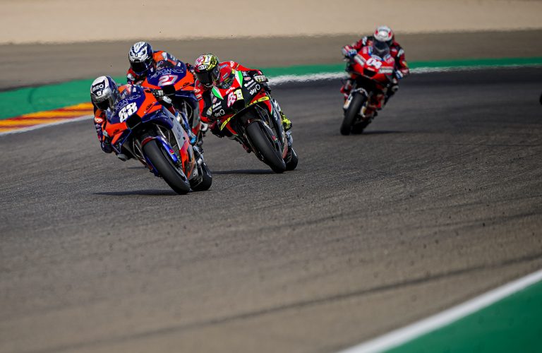 A TECHNICAL PROBLEM HALTS A FANTASTIC RACE BY ALEIX ESPARGARÓ
