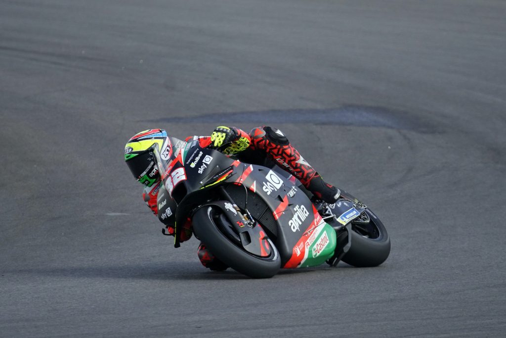 WITH GOOD QUALIFIERS ALEIX ESPARGARÓ SECURES A SPOT ON THE THIRD ROW - Gresini Racing