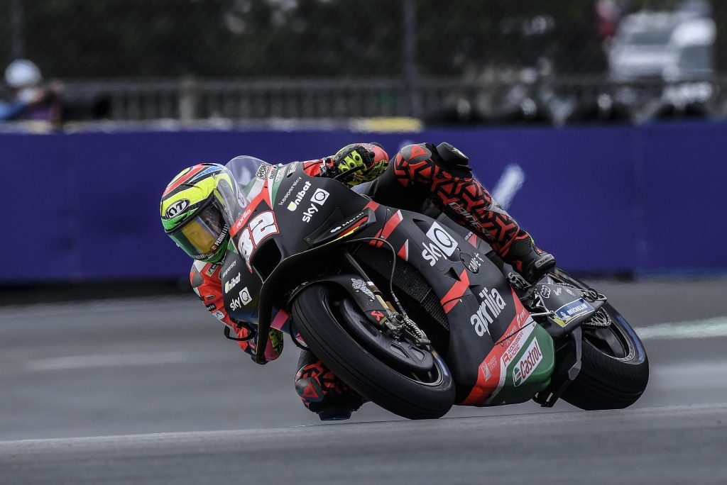 ALEIX CRASHES TWICE WITHOUT CONSEQUENCES, LORENZO DOES WELL IN THE WET - Gresini Racing