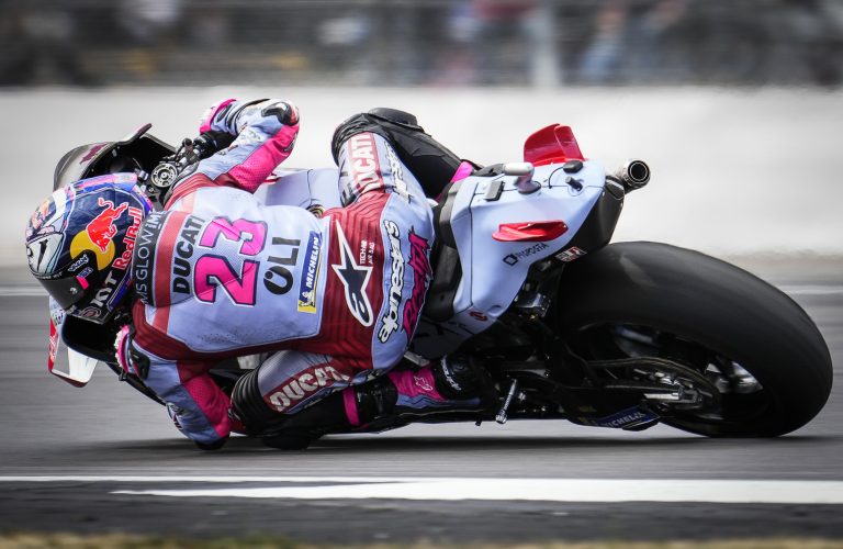 GOOD RESTART AFTER HOLIDAY FOR TEAM GRESINI MOTOGP AT SILVERSTONE   