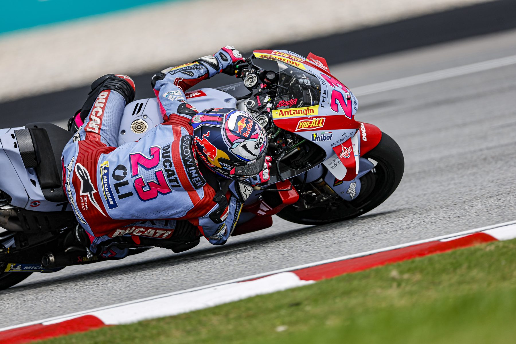 Grasini Racing VALENCIA THE LAST CHAPTER FOR THE TOP-3 BATTLE - Gresini Racing