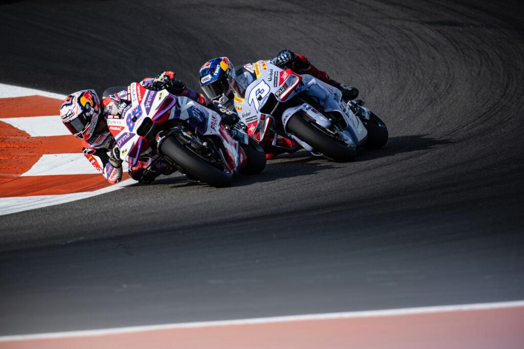 WILD SUNDAY AS DIGGIA SAYS GOODBYE BY PUTTING UP A SHOW - Gresini Racing