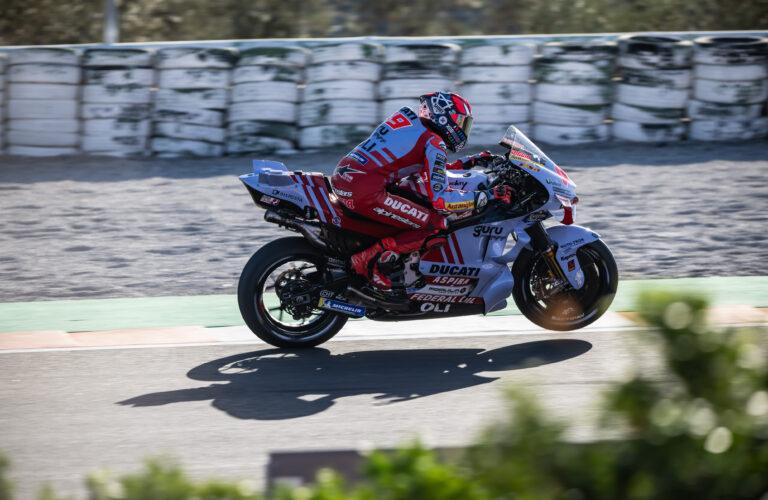 DIGGIA AND MARQUEZ SCORE POINTS IN VALENCIAN SPRINT RACE   