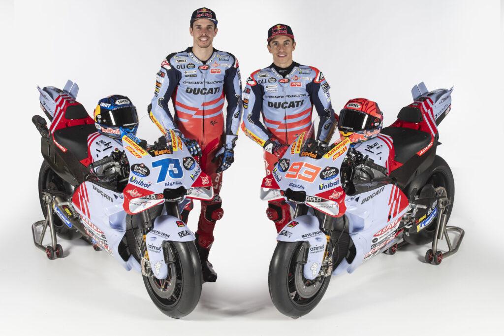 OLI ABBRACCIA I FRATELLI MARQUEZ NEL 2024 - Gresini Racing