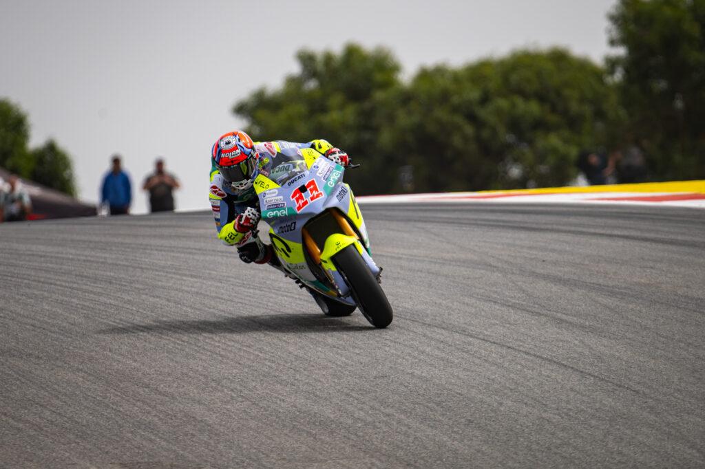 CHALLENGING FRIDAY FOR FERRARI - Gresini Racing