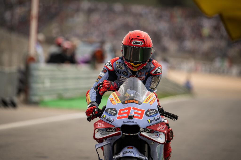 DOMENICA NO IN PORTOGALLO: ALEX CADE E SI RITIRA, MARC OUT DOPO UN CONTATTO AL LIMITE - Gresini Racing