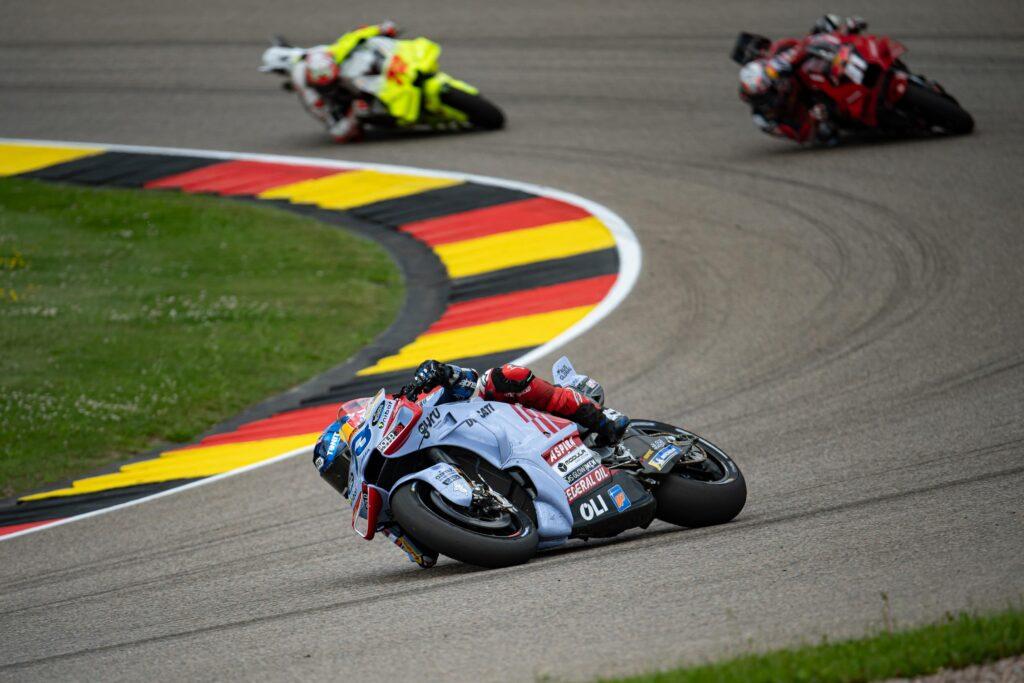MARC OLTRE IL DOLORE, ALEX A PUNTI - Gresini Racing