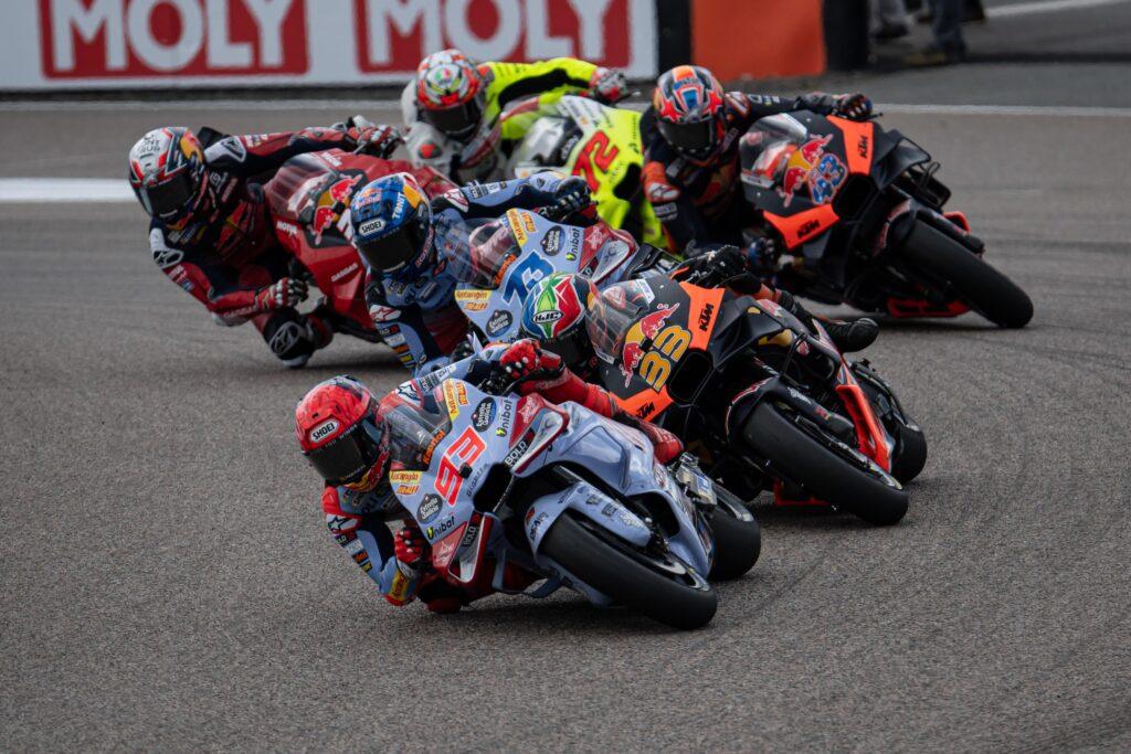MARC OLTRE IL DOLORE, ALEX A PUNTI - Gresini Racing