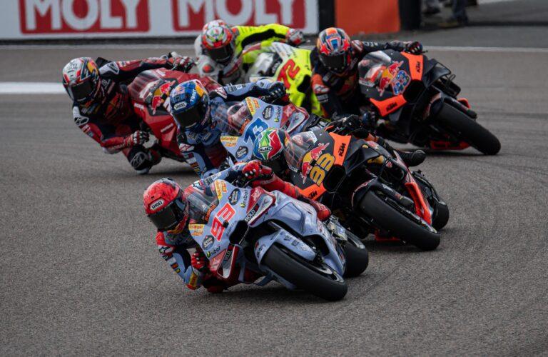 MARC FIGHTS THROUGH THE PAIN, ONE MORE POINT FOR ALEX   