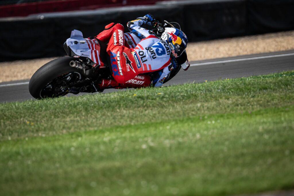 SABATO DA PROTAGONISTI: ALEX 6º, MARC GIÙ A DUE GIRI DALLA FINE - Gresini Racing