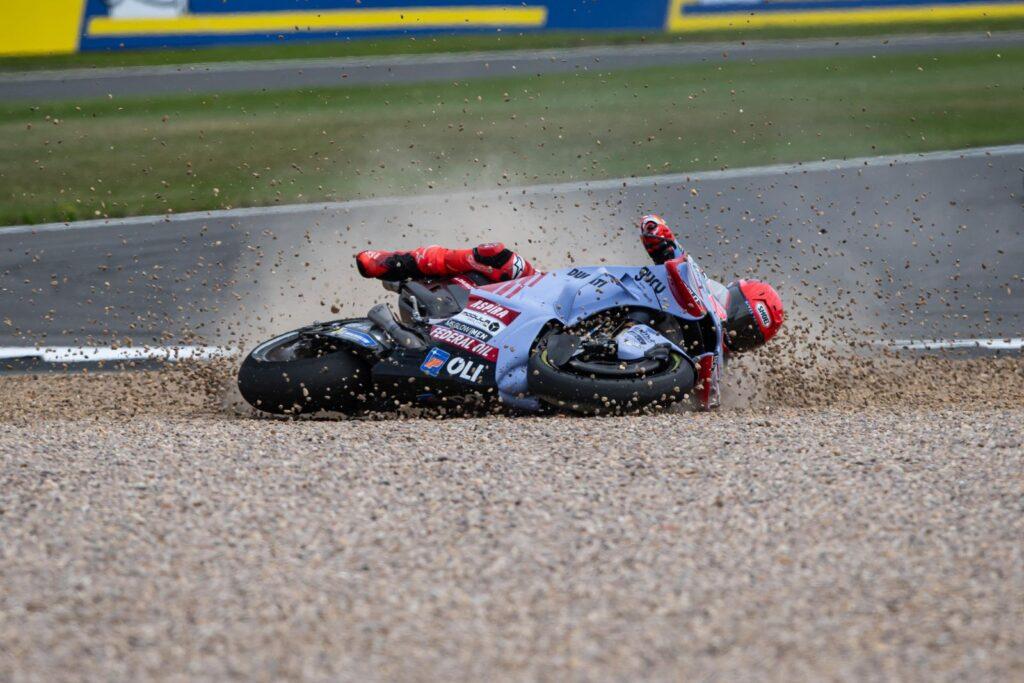 SABATO DA PROTAGONISTI: ALEX 6º, MARC GIÙ A DUE GIRI DALLA FINE - Gresini Racing