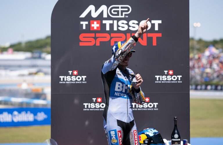 IT’S ALL SMILES AT GRESINI’S: ALEX AGAIN ON THE PODIUM, TOP 5 FOR FERMIN   