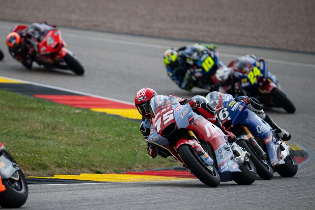 SOGNO DI UN PODIO INFRANTO: ARENAS “ACCOMPAGNATO ALL’USCITA” MENTRE LOTTAVA PER IL PODIO - Gresini Racing