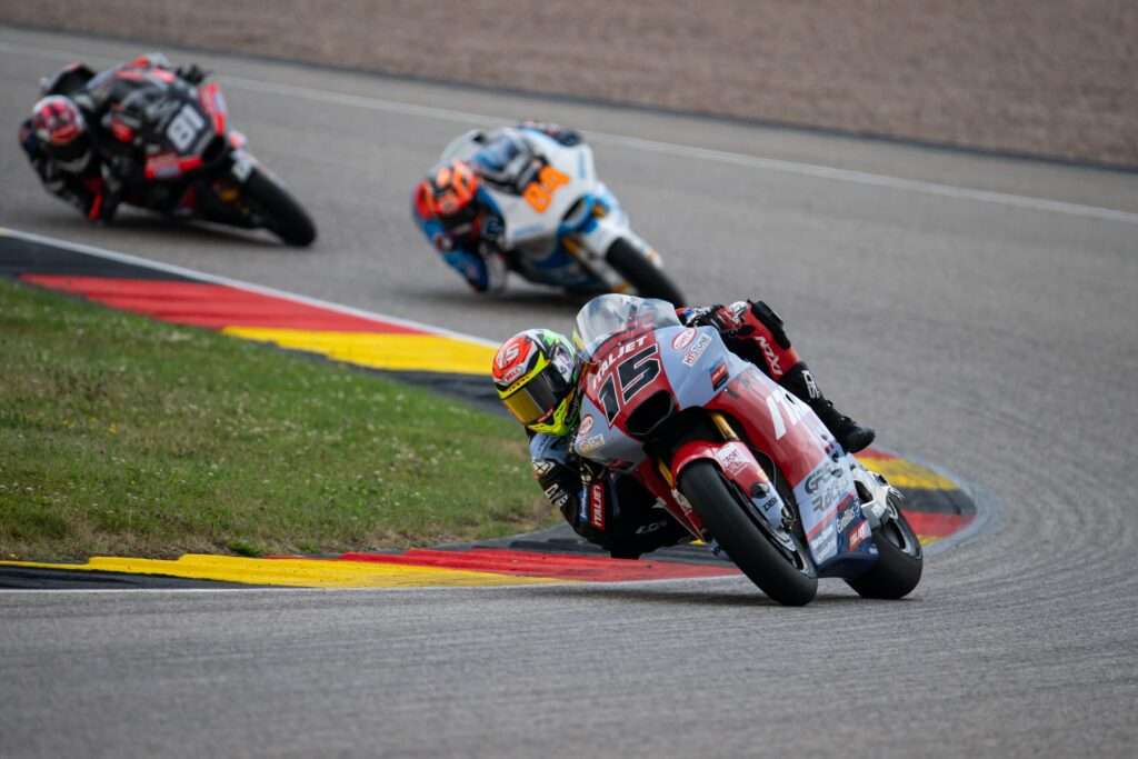 SOGNO DI UN PODIO INFRANTO: ARENAS “ACCOMPAGNATO ALL’USCITA” MENTRE LOTTAVA PER IL PODIO - Gresini Racing