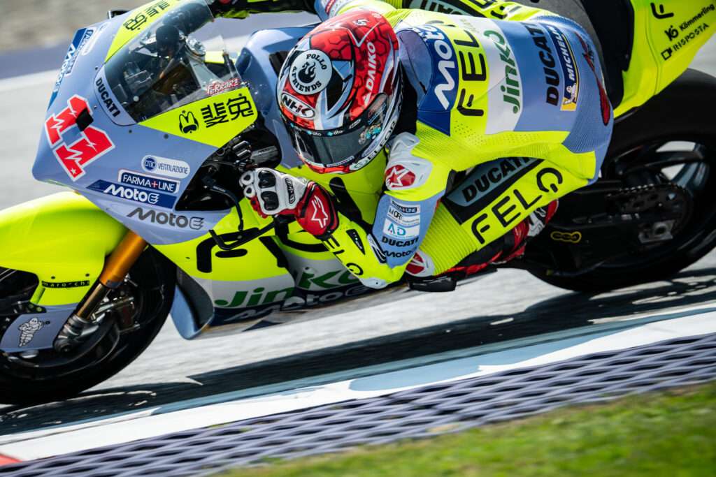 POLE POSITION E NUOVO LAP-RECORD ASSOLUTO PER FERRARI - Gresini Racing