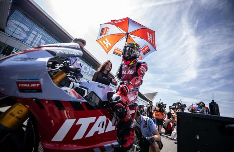 LÓPEZ CHARGES TO SIXTH AT SILVERSTONE AS GARCIA BREAKS INTO THE TOP 10