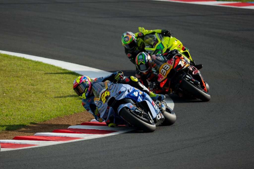 ALEX IMMEDIATELY OUT, CRASH AND PENALTY – FERMIN JUST HALF A SECOND AWAY FROM THE POINTS - Gresini Racing