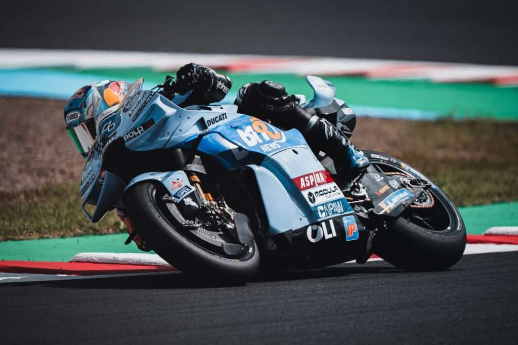 ALEX IMMEDIATELY OUT, CRASH AND PENALTY – FERMIN JUST HALF A SECOND AWAY FROM THE POINTS - Gresini Racing
