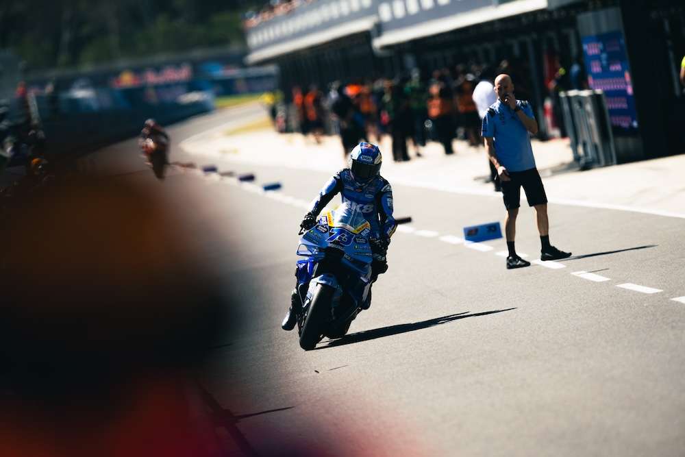 ALEX CADUTA E Q2, IKER SUBITO VELOCE SULL’ISOLA - Gresini Racing